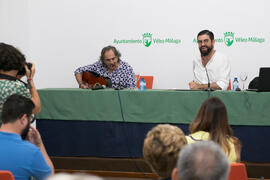 Encuentro entre Manu Sánchez y Selu García Cossío. Curso "30 años de Carnaval de Cádiz, máximo exponente del humor crítico" . Cursos de Verano de la Universidad de Málaga. Vélez-Málaga. Julio de 2019