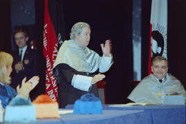 Investidura como Doctor "Honoris Causa" de D. Manuel Alcántara por la Universidad de Málaga. Teatro Cervantes. Noviembre de 2000