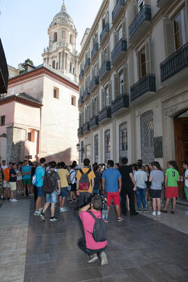 Visita guiada por el centro histórico. Olimpiada Española de Economía, Fase Nacional. Calle San Agustín. Málaga. Junio de 2015