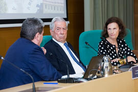Coloquio con Mario Vargas Llosa. Curso "La ciudad como arquetipo. Literatura, historia y arte. Europa y América". Edificio del Rectorado. Septiembre de 2018