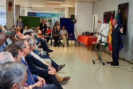 Intervención de Francisco de la Torre en la inauguración del mural de Ángel Idígoras en la Facultad de Ciencias Económicas y Empresariales de la Universidad de Málaga. Campus de El Ejido. Junio de 2022