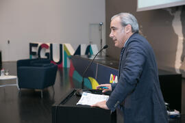 Antonio María Lara. Conferencia "Dialogando" con Manu Sánchez. Complejo de Estudios Sociales y Comercio. Enero de 2018