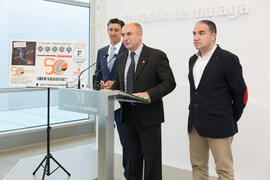 Miguel Ángel Conejo, Elías Bendodo y Eugenio José Luque en la presentación del décimo de lotería conmemorativo del 50 Aniversario de la Facultad de Económicas. Diputación Provincial de Málaga.Facultad de Ciencias Económicas y Empresariales. Abril de 2016