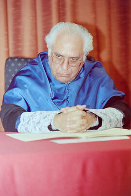 Investidura como Doctor "Honoris Causa" de D. Esteban Martín Rodríguez Cairo por la Universidad de Málaga. Paraninfo. Noviembre de 1999