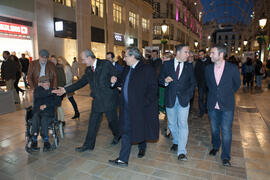 Francisco de la Torre, José Ángel Narváez y Elías Bendodo en la inauguración de la exposición "La Universidad de Málaga del Siglo XXI".  Calle Larios. Enero de 2017