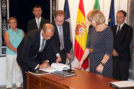 Toma de posesión de nuevos decanos, directores de centro y defensores de la Comunidad Universitaria. Rectorado. Junio de 2012