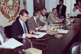 Firma del convenio Diderot para la realización de la Enciclopedia Electrónica de Andalucía. Mayo de 1991