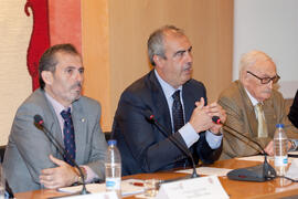 Francisco Javier Lara, Carlos de las Heras y Gillermo Jiménez en la conferencia de Diego Carcedo ‘Porfirio Smerdou, un héroe casi anónimo’. Foro Alumni-UMA. Colegio de Abogados de Málaga. Junio de 2014