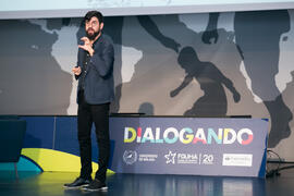 Conferencia "Dialogando" con Manu Sánchez. Complejo de Estudios Sociales y Comercio. Enero de 2018