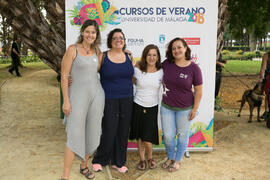 Grupo de voluntarias de la Asociación Mujeres en Zona de Conflicto. Cursos de Verano de la Universidad de Málaga. Marbella. Julio de 2018