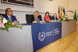 Intervención de Adelaida de la Calle. Homenaje al personal que cumple 25 años al servicio de la Universidad de Málaga y al personal jubilado. Paraninfo. Julio de 2013