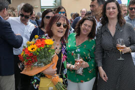 Entrega de flores a Coral Erades. Conmemoración del 30 Aniversario de la Oficina de Transferencia de Resultados de Investigación de la Universidad de Málaga (OTRI). Edificio del Rectorado. Mayo de 2019