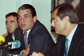 Firma de convenio de Banesto con la Universidad de Málaga. Febrero de 1991