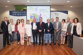 Foto de grupo. Presentación de los Cursos de Verano 2016. Edificio del Rectorado. Mayo de 2016