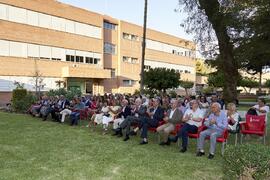 Asistentes al acto homenaje al personal jubilado de la Facultad de Ciencias Económicas y Empresariales. Campus de El Ejido. Septiembre de 2022