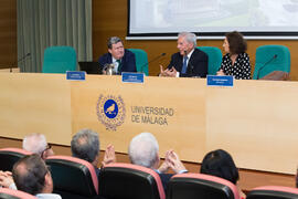 Conferencia de Mario Vargas Llosa. Curso "La ciudad como arquetipo. Literatura, historia y arte. Europa y América". Edificio del Rectorado. Septiembre de 2018