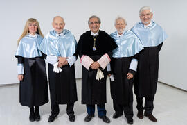 Retrato de grupo previo a la investidura de Miguel Sáenz Sagaseta y Brian Harris como Doctores "Honoris Causa" por la Facultad de Filosofía y Letras de la Universidad de Málaga. Edificio del Rectorado. Febrero de 2020