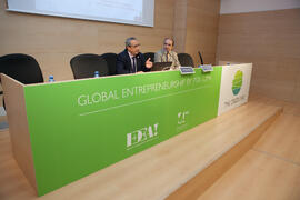 Presentación del programa de intercambio de emprendedores en el Encuentro de rectores de Brasil, Portugal y España. Edificio The Green Ray. Octubre de 2015