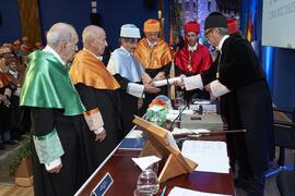 Investidura de Hermanfrid Schubart, Alejandro Portes y Luis Enrique de la Villa como Doctores "Honoris Causa" por la Universidad de Málaga. Paraninfo. Octubre de 2024
