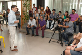 Rafael Ventura da la bienvenida a los participantes en el Spin-Off Scape. Edificio "The Green Ray". Septiembre de 2016