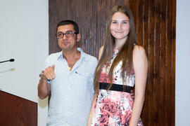 Carlos Javier Duarte con una alumna en su graduación. Centro Internacional de Español. Julio de 2014
