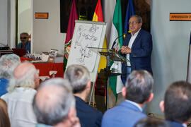 Intervención de José Ángel Narváez en la inauguración del mural de Ángel Idígoras en la Facultad de Ciencias Económicas y Empresariales de la Universidad de Málaga. Campus de El Ejido. Junio de 2022