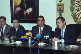 Firma de convenio de Banesto con la Universidad de Málaga. Febrero de 1991