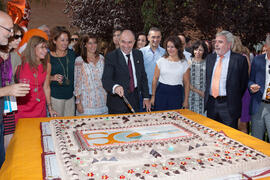 Tarta conmemorativa del 50 Aniversario de la Facultad de Económicas. Facultad de Ciencias Económicas y Empresariales. Octubre de 2015