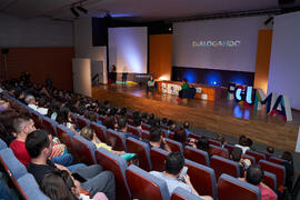 "Dialogando" con Clara Grima. Escuela de Ingenierías Industriales de la Universidad de Málaga. Mayo de 2024