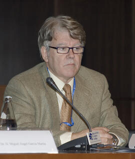 Antonio Martínez. Panel de Expertos. 2º Congreso Internacional de Actividad Físico-Deportiva para Mayores de la Universidad de Málaga. Palacio de Ferias y Congresos de Málaga. Marzo de 2007