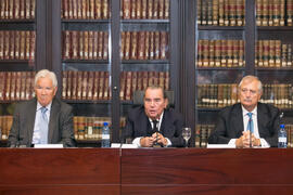 Álvaro Rodríguez Bereijo, Matías Cortés Domínguez y José María Martín Delgado. Reunión para la Declaración de Granada. Facultad de Derecho de la Universidad de Granada. Mayo de 2018