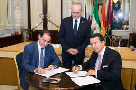 Firma de acuerdo. Presentación del Centro Internacional de Autoridades y Líderes. Ayuntamiento de Málaga. Julio de 2018