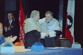 Investidura como Doctor "Honoris Causa" de D. Manuel Alcántara por la Universidad de Málaga. Teatro Cervantes. Noviembre de 2000