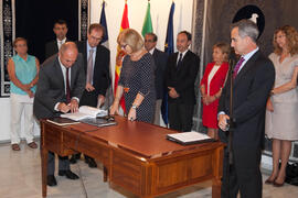 Toma de posesión de nuevos decanos, directores de centro y defensores de la Comunidad Universitaria. Rectorado. Junio de 2012