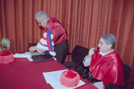 Investidura como Doctor "Honoris Causa" de D. Eduardo García de Enterría por la Universidad de Málaga. Paraninfo. Abril de 1999
