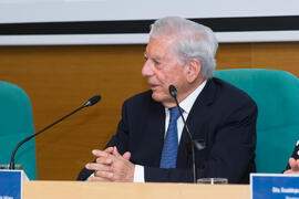 Conferencia de Mario Vargas Llosa. Curso "La ciudad como arquetipo. Literatura, historia y arte. Europa y América". Edificio del Rectorado. Septiembre de 2018