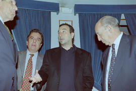 Investidura como Doctor "Honoris Causa" de D. Manuel Alcántara por la Universidad de Málaga. Teatro Cervantes. Noviembre de 2000