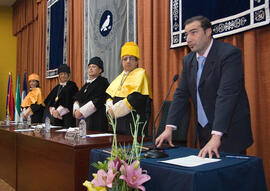 Toma de posesión de nuevos decanos, directores de centro y defensores de la Comunidad Universitaria. Paraninfo. Febrero de 2008