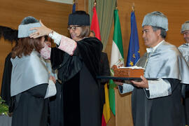 Investidura como Doctores "Honoris Causa" de D.ª Michelle Mattelart y D. Armand Mattelart por la Facultad de Ciencias de la Comunicación de la Universidad de Málaga. Rectorado. Abril de 2014