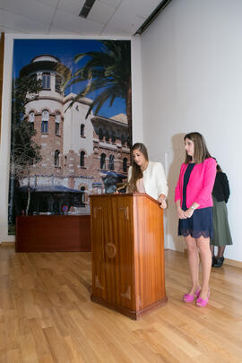 Intervención de una alumna en su graduación de Máster de la Facultad de Ciencias Económicas y Empresariales de la Universidad de Málaga. Paraninfo. Mayo de 2017