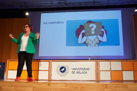Conferencia "Dialogando" con Clara Grima. Escuela de Ingenierías Industriales de la Universidad de Málaga. Mayo de 2024