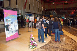 Entrega de acreditaciones y documentación. 3º Congreso Internacional de Actividad Físico-Deportiva para Mayores de la Universidad de Málaga. Palacio de Ferias y Congresos de Málaga. Marzo de 2009