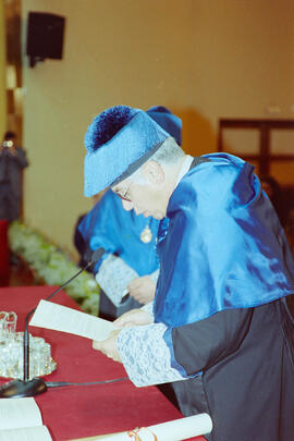 Investidura como Doctor "Honoris Causa" de D. Esteban Martín Rodríguez Cairo por la Universidad de Málaga. Paraninfo. Noviembre de 1999