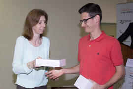 Entrega del segundo premio. Jornada de clausura del I Concurso de Creación de Empresas. Facultad de Ciencias Económicas y Empresariales. Málaga. Mayo de 2015