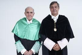 Retrato de Luis Enrique de la Villa previo a su investidura como Doctor "Honoris Causa" por la Universidad de Málaga. Paraninfo. Octubre de 2024
