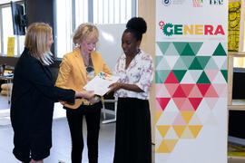 Entrega de diploma. Clausura del programa "Genera". Edificio "The Green Ray". Junio de 2019