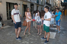 Visita guiada por el centro histórico. Olimpiada Española de Economía, Fase Nacional. Calle Granada. Málaga. Junio de 2015