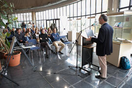 Presentación de la exposición bibliográfica "La Biblioteca Universitaria y el Turismo Sostenible en Málaga". Biblioteca General. Abril de 2017