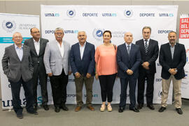 Foto de grupo previa a la Gala del Deporte Universitario 2017. Escuela Técnica Superior de Ingeniería de Telecomunicaciones. Junio de 2017