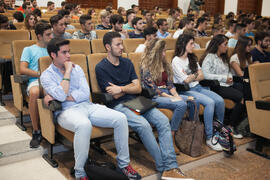 Asistentes al acto de bienvenida al alumnado de primer curso de Económicas. Paraninfo. Septiembre de 2015